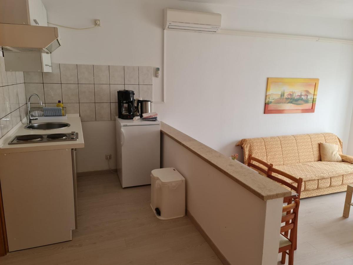 Apartment Mira Pula Exterior foto